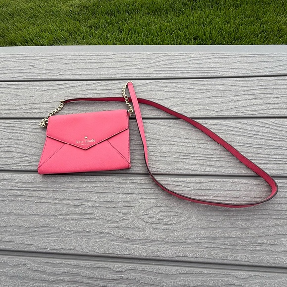 KATE SPADE PINK SAFFIANO ENVELOPE CROSSBODY BAG - Picture 1 of 11